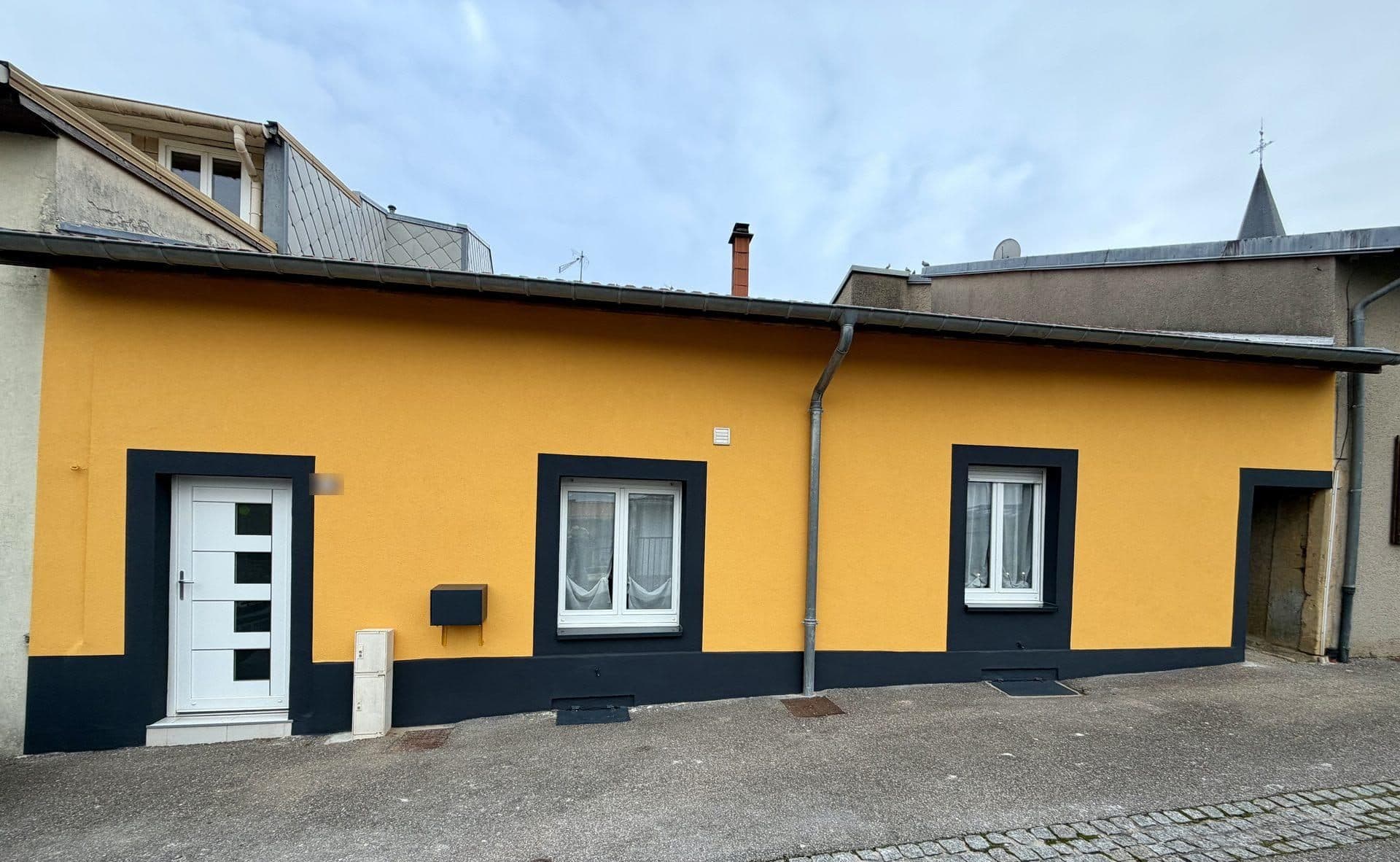 Longère de village, finition bicolore, après intervention de T2S LUX