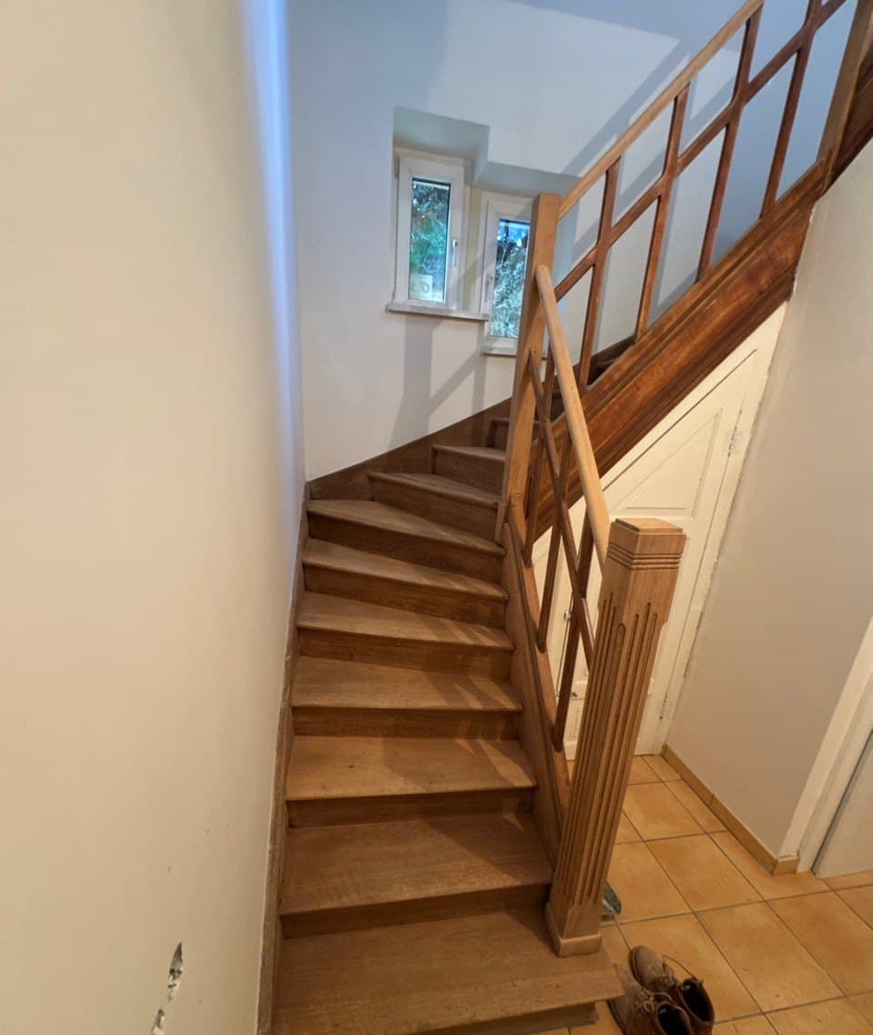 Maison, cage d’escalier et chambres, après intervention de T2S LUX