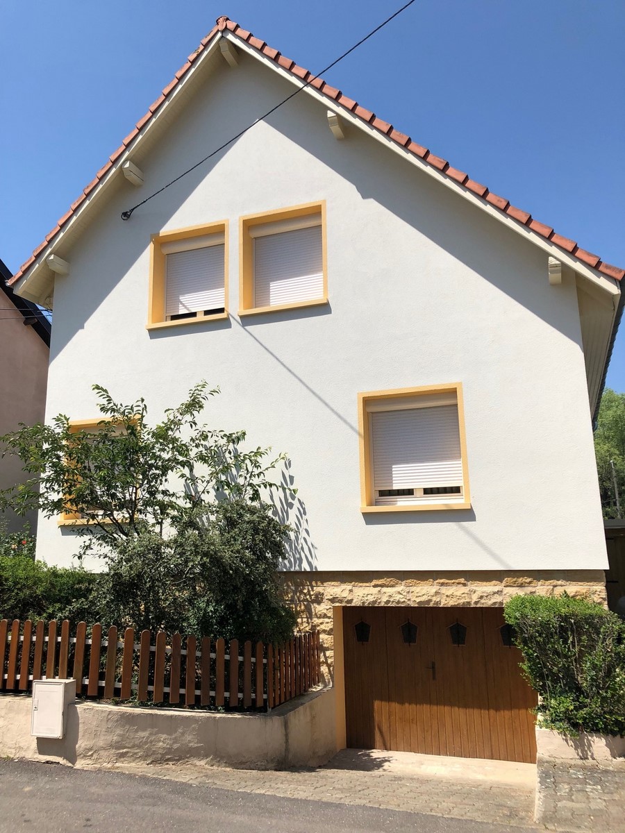 Réalisation d'une Isolation Thermique par l'extérieur sur un pavillon à Metz pour traiter les problèmes d'humidité